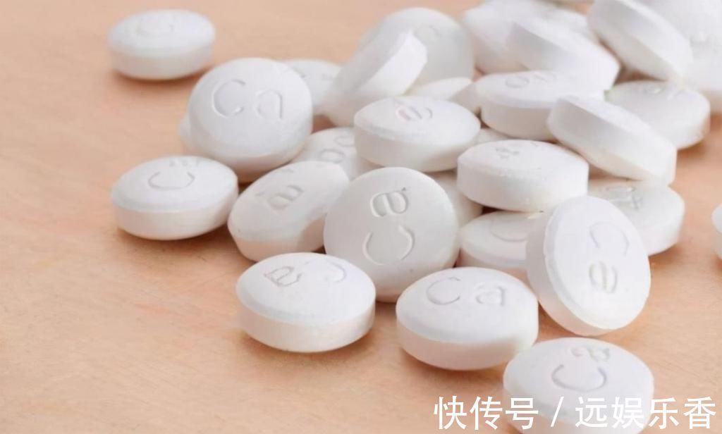 骨骺线|兄弟俩一个天天吃钙片,一个天天喝牛奶,5年后成最萌身高差