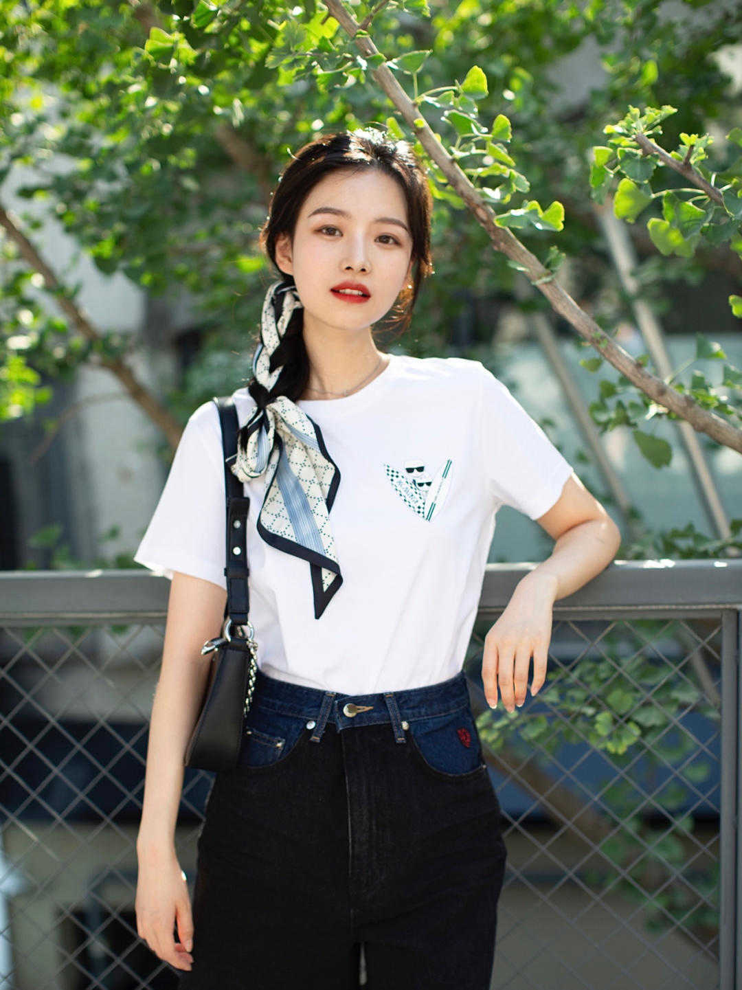 T恤|人人都有纯T恤,为何你穿这么土?秋天这样穿更时髦,主要是气质