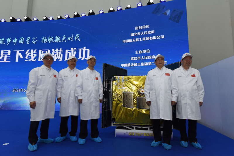 卫星 卫星批产时代来临！我国首条小卫星智能生产线首颗卫星下线