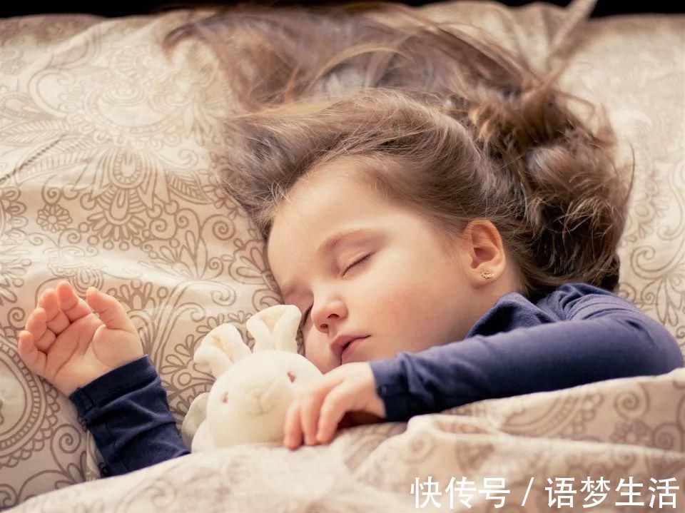 孩子|孩子记忆力不好？不够聪明？与这些有损大脑的生活习惯有关！