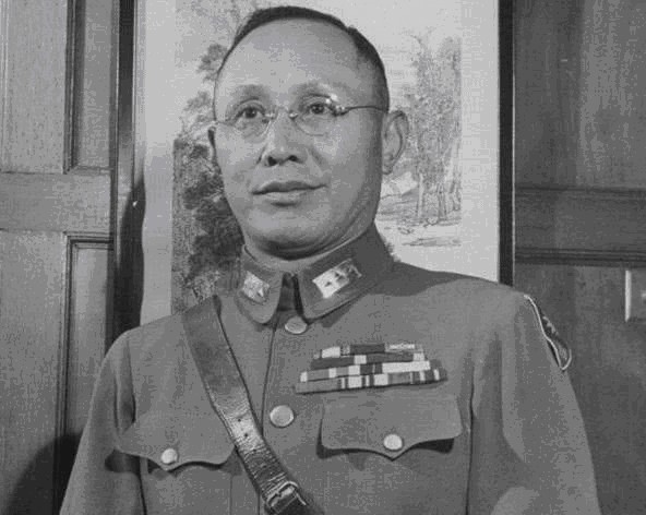 患癌|他两次对老蒋背后捅刀子,对患癌妻子不离不弃,官至上将活97岁