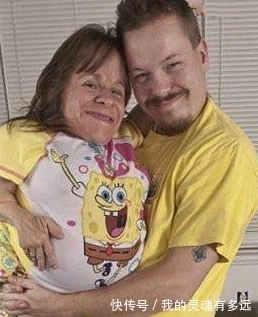 斯泰茜|全球身材最矮小的母亲仅70厘米,不听医生警告拿命生下三个孩子