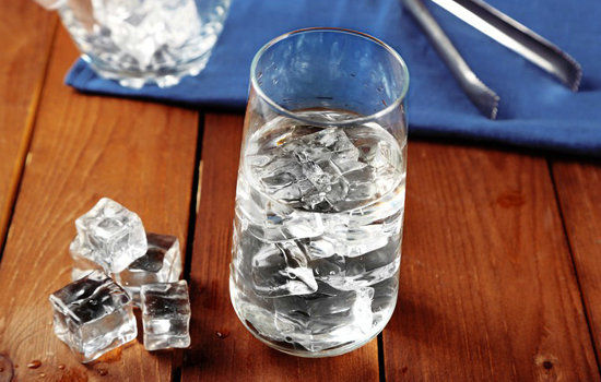 夏日|夏日喝冰水解渴又降暑?常温最佳别贪凉