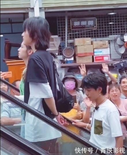 路透照|姚安娜周也合体上热搜,网友的反应很意外,炒CP果然屡试不爽