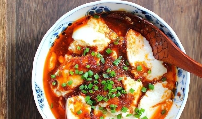 一家三口的简单晚餐,有荤有素,五道菜三人吃得干干净净,真舒坦