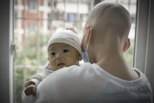 重症|漂亮孕妈得知身患重症仍冒死产子,孩子出生后老公懵了先救谁