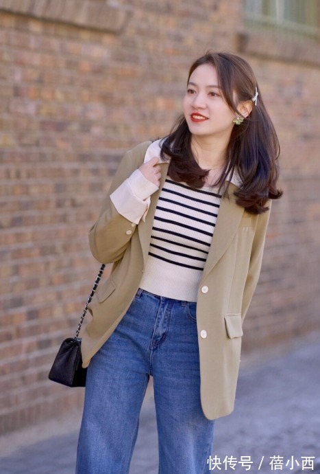 搭配 这才是30、40岁普通人的穿衣典范,自信优雅,基础款穿出高级感