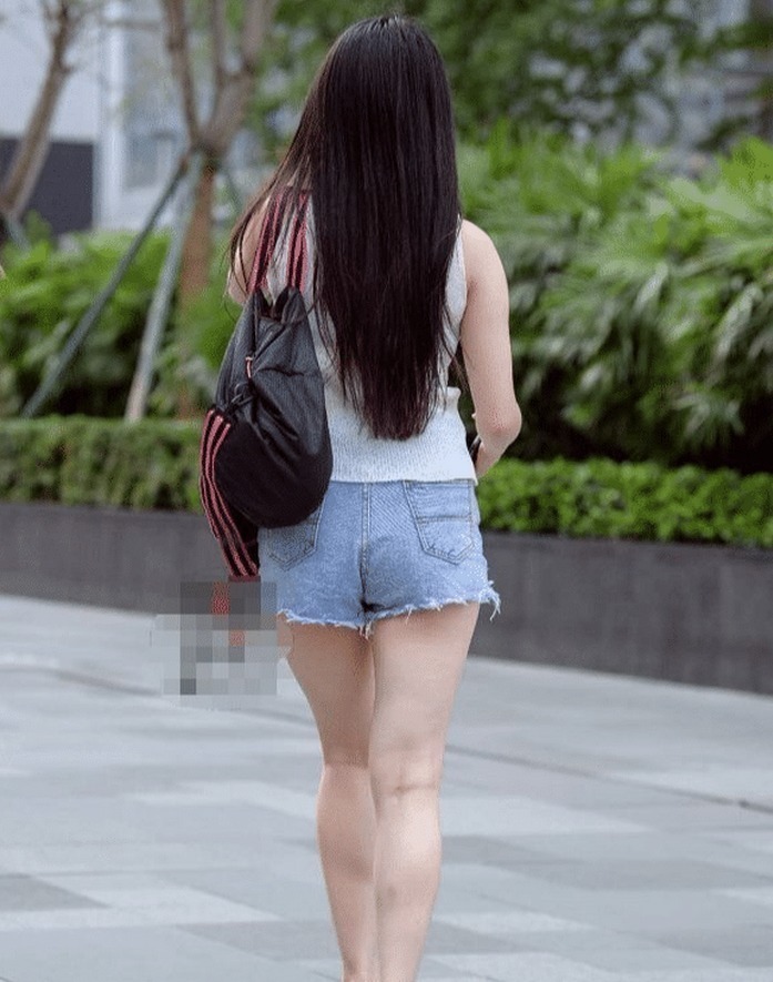 半透明式|街拍:这种女生娶回家,应该会很幸福很旺夫!