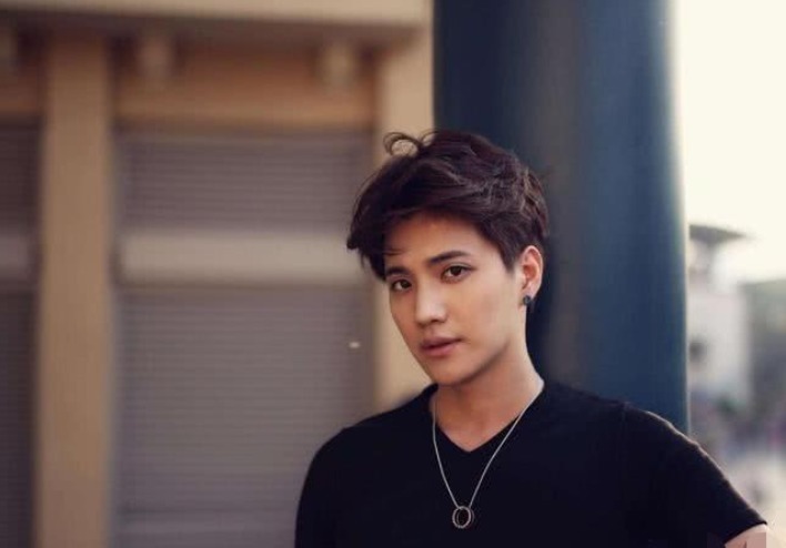 现状|当年汪涵给小五一张银行卡,小五跪地离开《天天向上》,现状如何