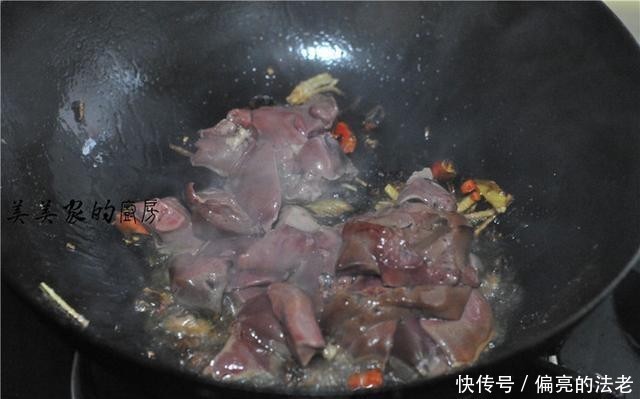 青辣椒片|它是“穷人的阿胶”,坚持每周吃1次,延缓更年期,50岁不显老