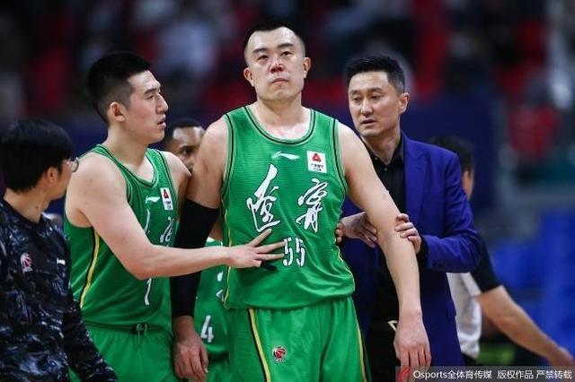 广东队|威姆斯严重犯规,韩德君动手被杜锋等3人拉开,姚明要追罚裁判了