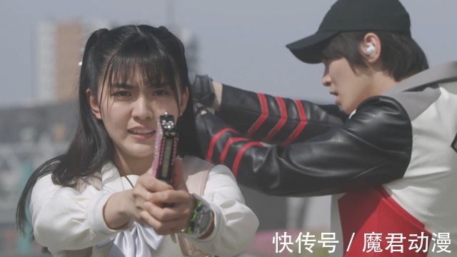 泽塔|利布特手捏形态密钥,揭开奥特曼变身器的秘密,客串再次携带私货