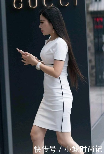 从容|街拍知性大雅的美女,白色紧身裙,美丽又从容