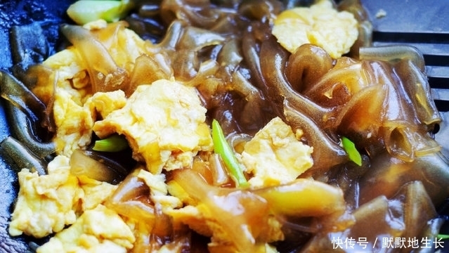 粉皮|鸡蛋这样炒太好吃了,炒一盘根本不够抢,汤汁都不放过!