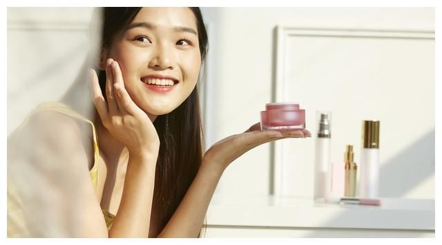 皮肤暗黄该如何美白?这几个方法教给你,助你唤醒肌肤