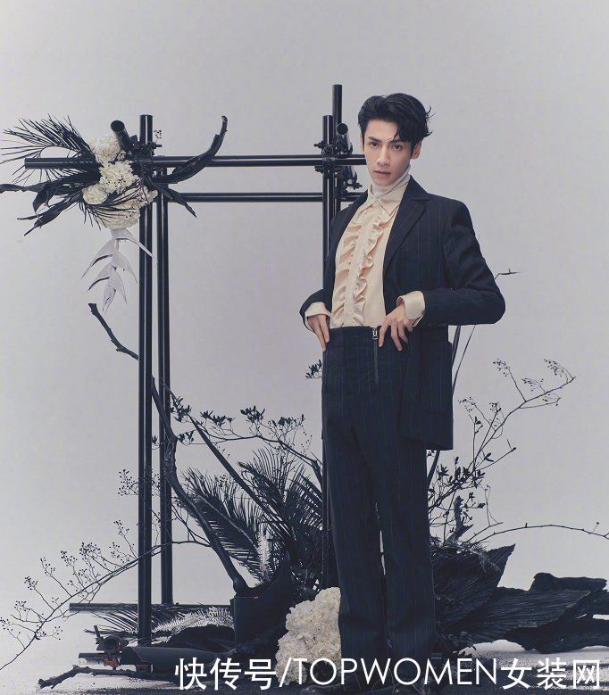 复古文艺感到底怎么穿？来看看这几套穿搭，教你穿出时髦高级感