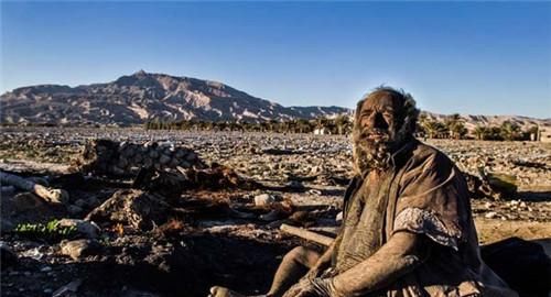 妻子的味道|吉尼斯纪录最特殊保持者阿莫·哈吉：60年没洗澡，皮肤像裹了盔甲