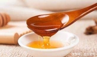 美白|洗脸时加上“它”,不出三天,皮肤白的发光透亮,你知道了吗?