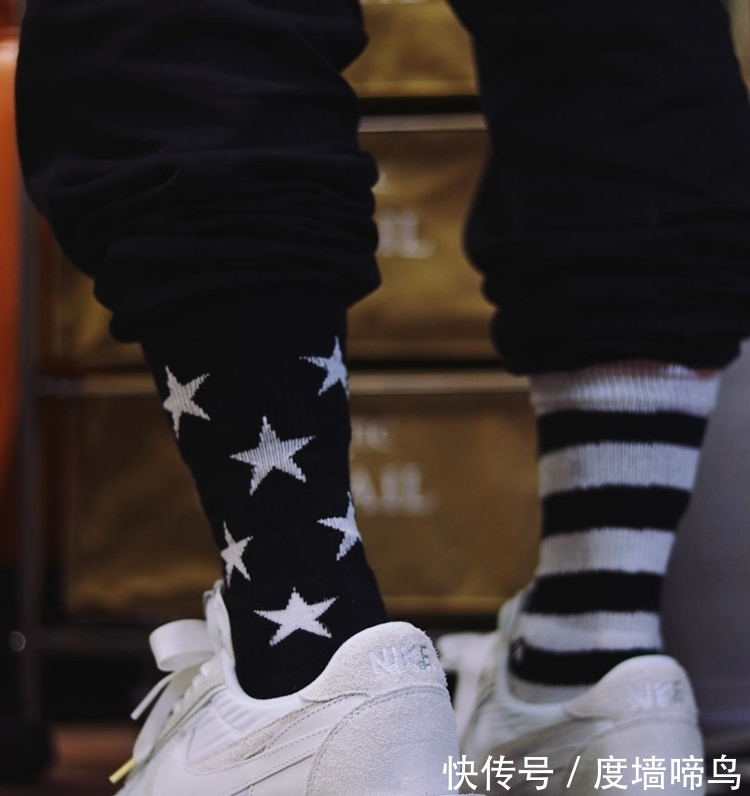 ldv 最新上脚图来了!纯色Sacai x Nike LDV Waffle还能这样穿