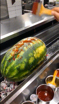 |搞笑GIF趣图:我是不是太累了,竟看到五花肉在行走