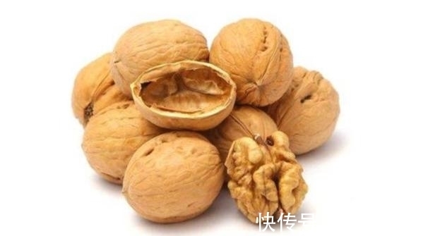 葡萄|失眠会致头晕、眼花、心脏不舒服,这5种食物常吃对失眠帮助大