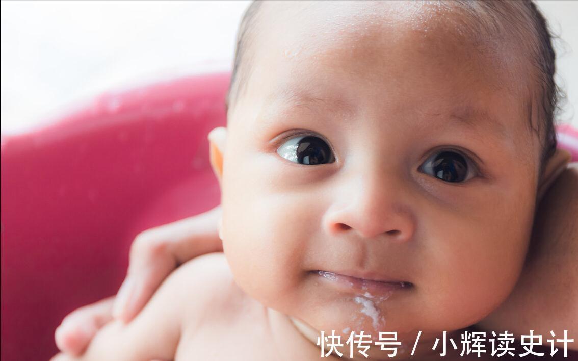宝宝|婴儿吐奶,怎么分辨“要不要紧”,很简单:看量和状态就好了