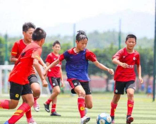 王涛|U13精英队小球员：国足输越南很生气，长大一定把这口气争回来