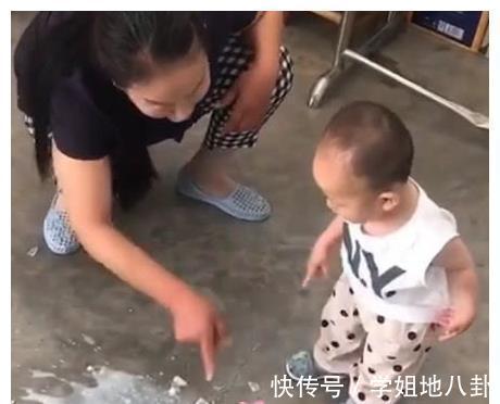 爸爸|“小话痨宝宝”打碎奶瓶和奶奶吵架,网友:别说了,是爸爸弄得!