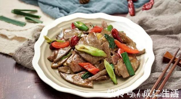 猪肝只用水洗相当于吃毒素,教您一招,猪肝洗得干净,吃着放心