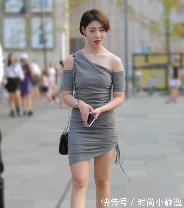 裙摆|单肩吊带裙,短发女人也能穿出熟女魅力