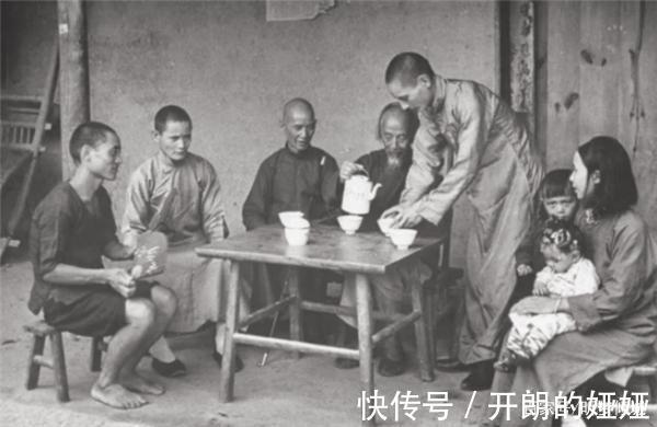 轮回转世&是否有轮回转世翻看百年前老照片,发现跟现在的人长得一模一样