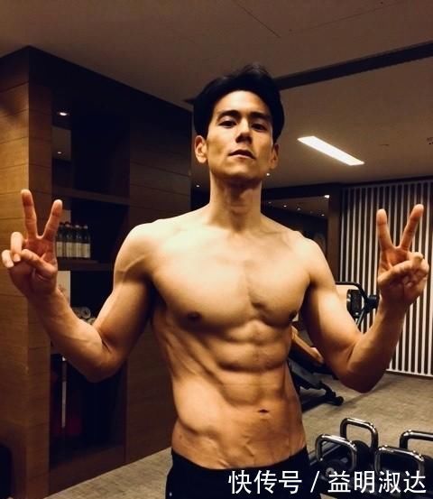 增强体质|腹肌训练,不需要花里胡哨的动作,这九个动作虐腹无死角