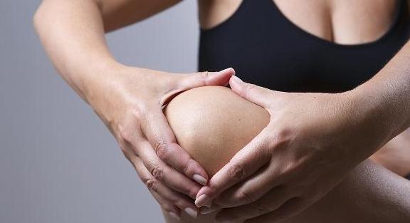 疼痛|膝关节疼痛,还时不时有弹响声?从这2大方面来缓解