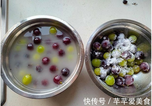 洗葡萄时，有人放面，有人放盐，都不对，教你正确洗法，皮都能吃