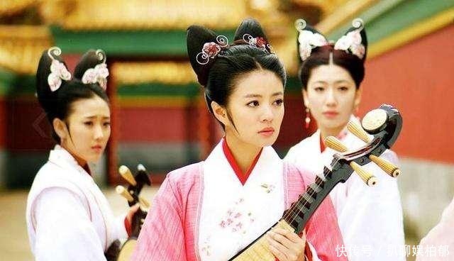 躲藏|蛮族女子被皇帝临幸,生下了一个千古明君,前半生在躲藏成长