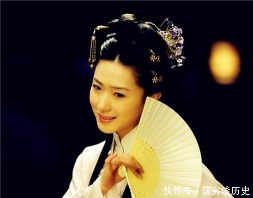 她是明朝花魁,偏爱风流才子,出一对联难倒众人,连唐伯虎都认输