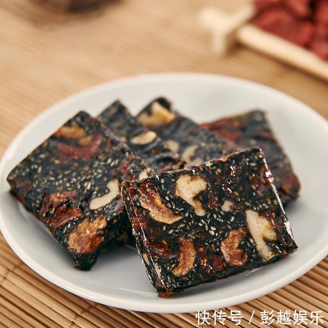 女人|女人不想老,想皮肤白净有弹性,就常吃这几种不起眼的食物