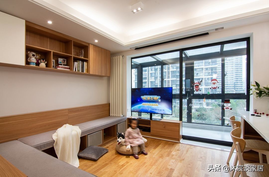 客厅|她家的客厅不一样，用卡座取代沙发，好看又实用，真是小户型救星