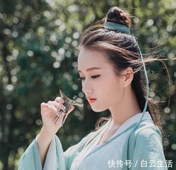 西风&宋代的一首卜算子，采用了9个叠词，清新柔美，更显怡然自得