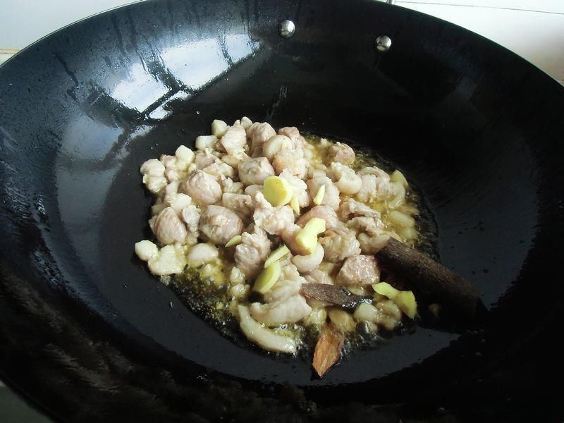 冬天别犹豫吃面,这碗红烧面太香了,有肉有菜吃一口就上瘾