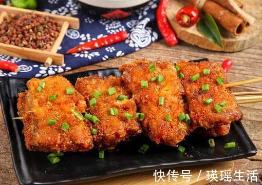 渔民|买带鱼时，挑大的还是小的渔民朋友教我3招，轻松挑到新鲜带鱼