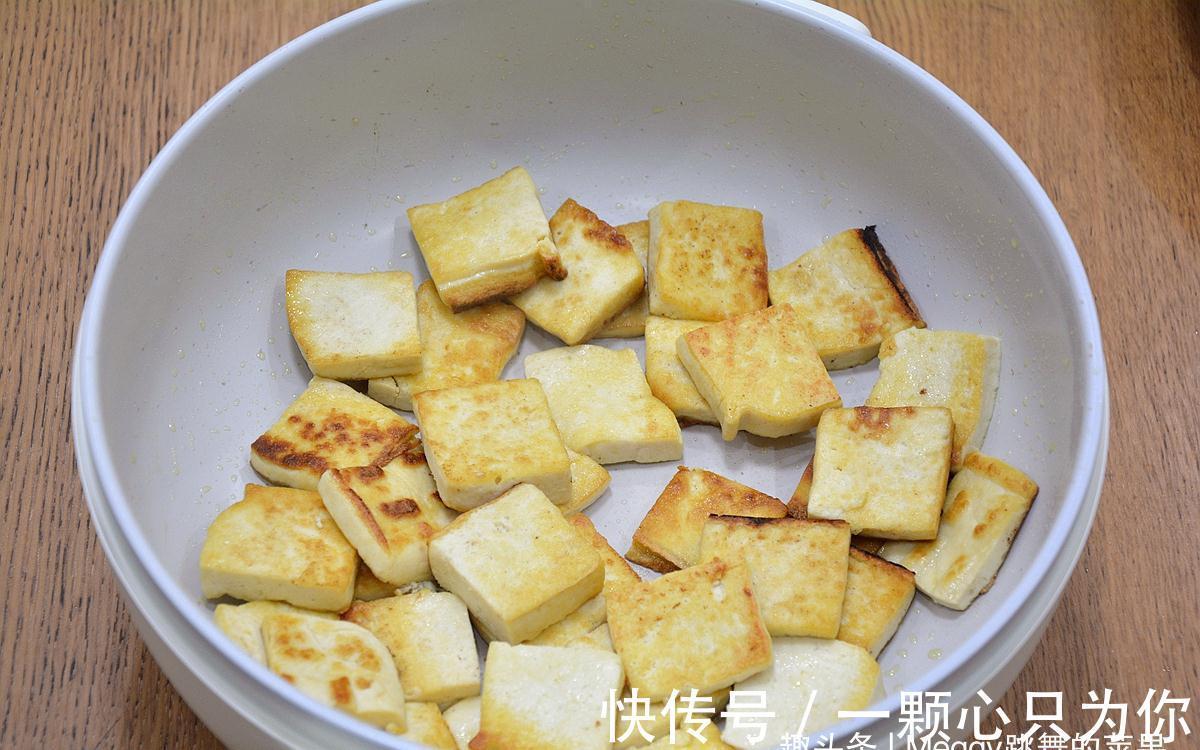 天冷特爱一道白菜豆腐,菜嫩汤鲜百吃不厌,上班族回家轻松做