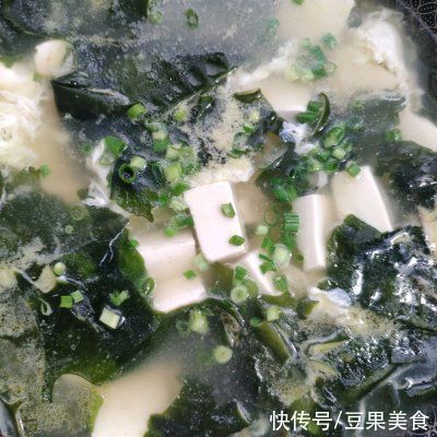 裙带菜豆腐汤|用裙带菜豆腐汤 可以勾住家人的胃