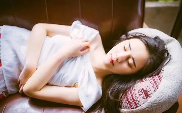 血脂升高|血脂高不高,看脸上三个地方就知道,降血脂四种食物一口别吃