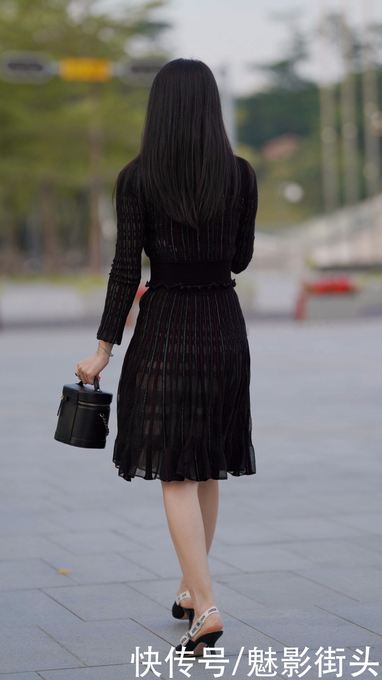 上衣|套装更适合职业女性,美女选择黑色两件套裙子,轻松穿出精致效果