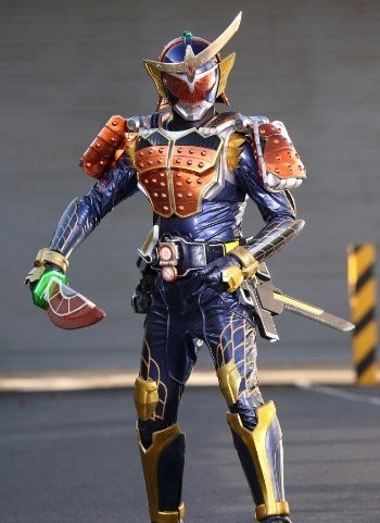 形态|汇总假面骑士铠武中被改了4次的柳橙铠甲,你见过几个?