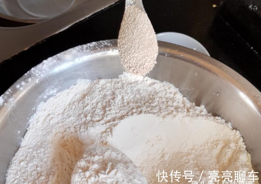 松软|馒头怎么做才好吃？关键在于和面，老师傅教你一招，个个松软好吃