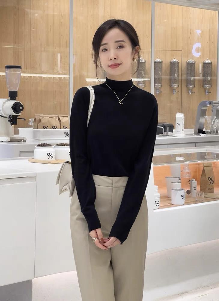 女人味|谁说黑色显老气?记住这4个技巧,不老气、不扮嫩,简约得体才是美