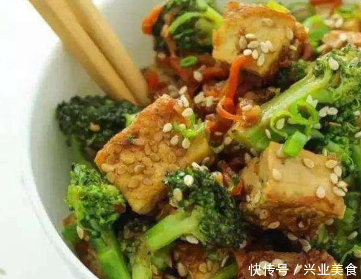 几道家常菜热乎乎的,家人特别喜欢吃,简单易做,营养又健康