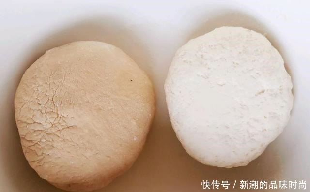 家里没零食了，我用面粉做了一大锅猫耳朵，儿子说比买的好吃